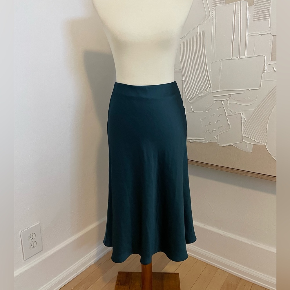 Elegant Blue/Green Midi Skirt NWT
